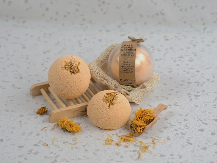 Naam Sweet Orange and Lemon Foaming Bath Bomb