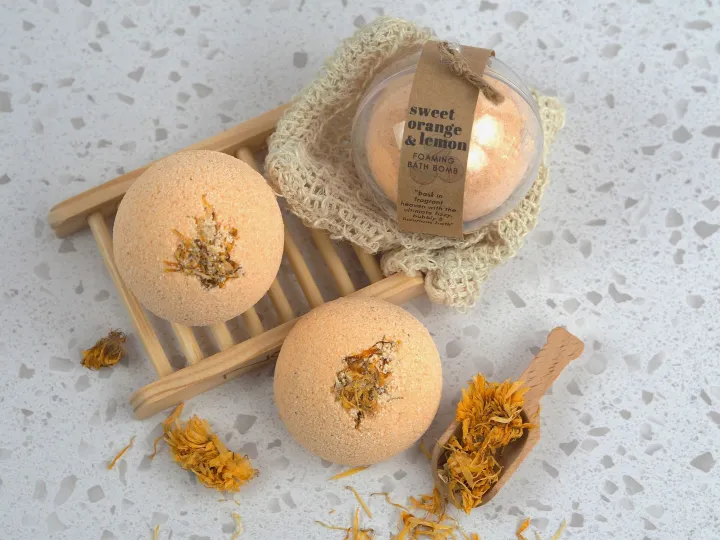 Naam Sweet Orange and Lemon Foaming Bath Bomb
